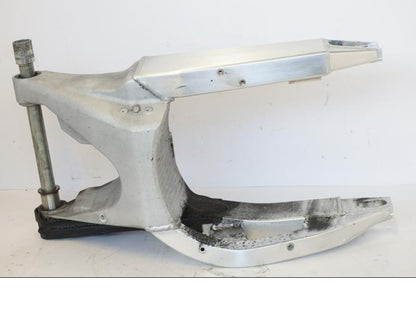 Höger sida på Sving från en Honda CBR 900 RR -2001 motorcykel.