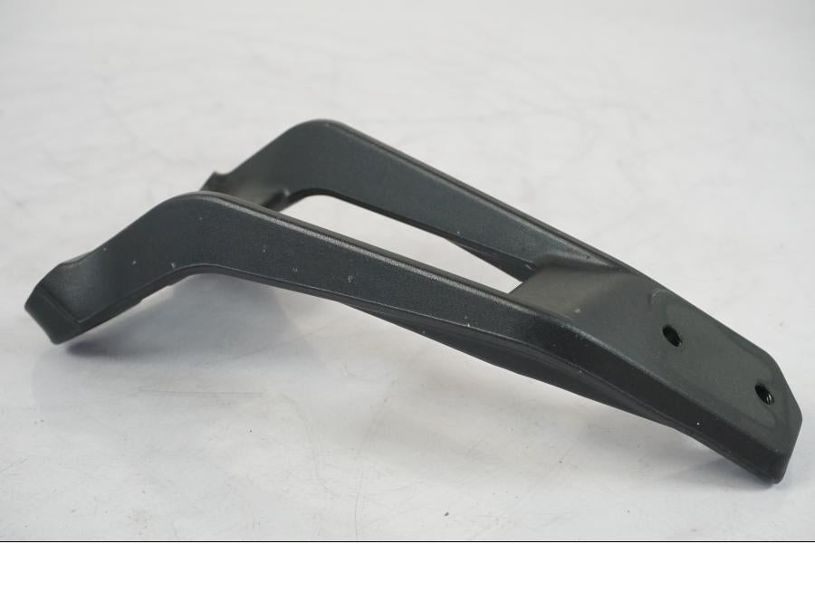 Baksidan på Fotpinnefäste från en KTM 1290 Super Duke R -2018 motorcykel.