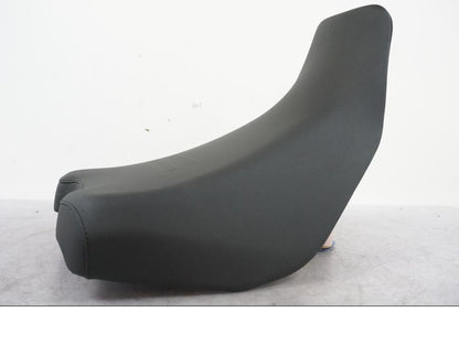 Baksidan på Sadel från en Ducati Desert X -2023 motorcykel.