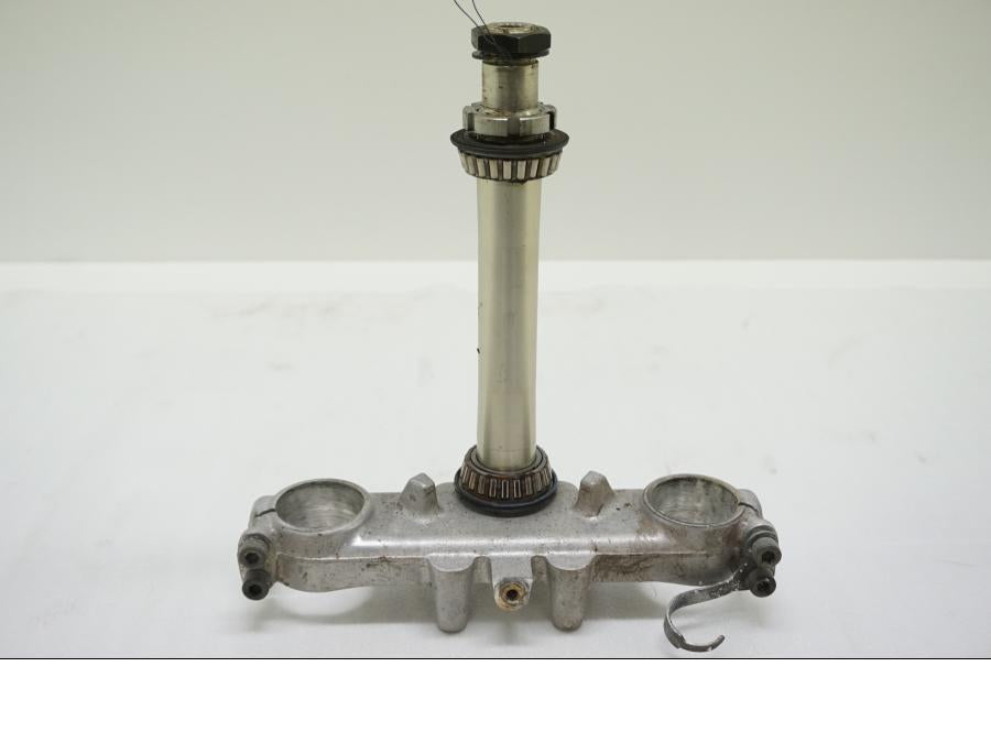 Framsidan på Gaffelkrona från en Suzuki DR 650 -1996 motorcykel.