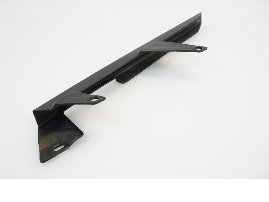 Baksidan på Kedjeskydd från en Yamaha WR 125 -2010 motorcykel.