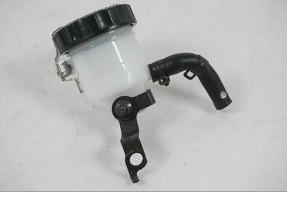 Framsidan på Bromsvätskebehållare från en Kawasaki ZX-6R -2005 motorcykel.