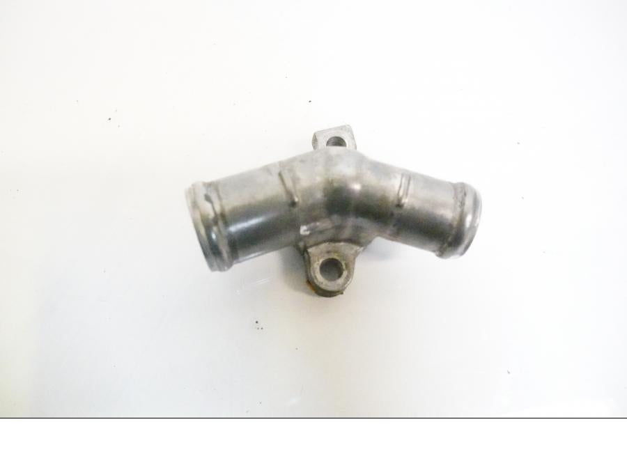 Höger sida på Vattenrör från en Honda VFR 800 -2005 motorcykel.