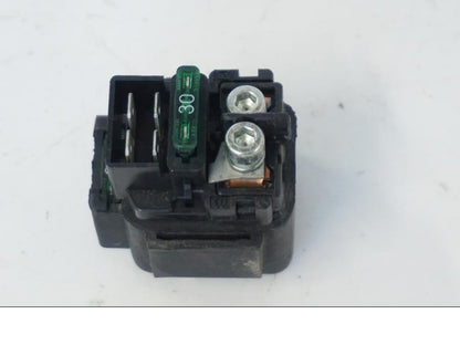 Baksidan på Startrelä från en Honda SH 300 A -2011 scooter.