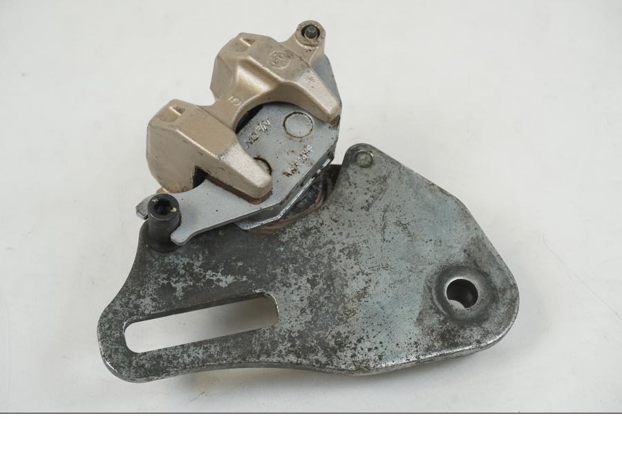 Snett nerifrån på Bromsok från en Honda CBR 125 R -2006 motorcykel.