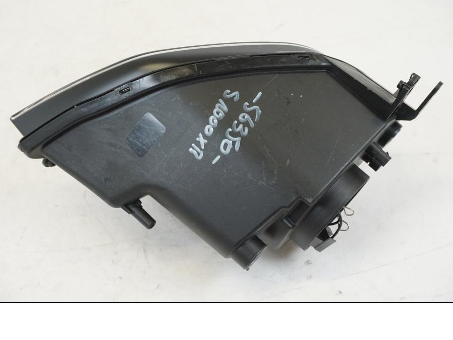 Extrabild2 på Strålkastare från en BMW S 1000 XR -2014 motorcykel.