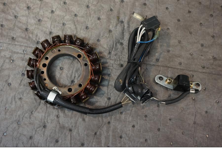 Framsidan på Generator från en Yamaha XV 1100 -1993 motorcykel.