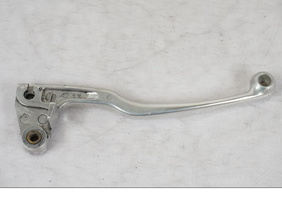 Vänster sida på Kopplingsgrepp från en Suzuki VL 800 -2002 motorcykel.