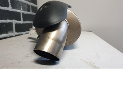 Vänster sida på Ljuddämpare från en Ducati Monster 696 -2013 motorcykel.