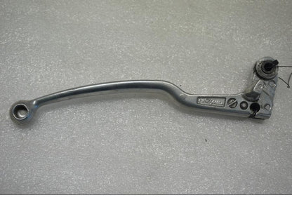 Baksidan på Kopplingsgrepp från en Yamaha YZF 1000 R1 -2001 motorcykel.