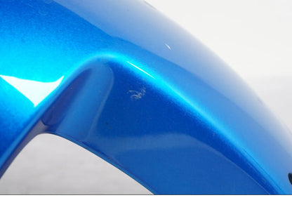 Snett uppifrån på Framskärm från en Kawasaki ER-6F -2007 motorcykel.