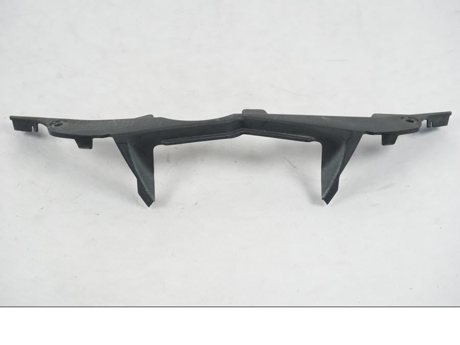 Baksidan på Instrumentpanelkåpa från en Kawasaki ER-6N ABS -2010 motorcykel.