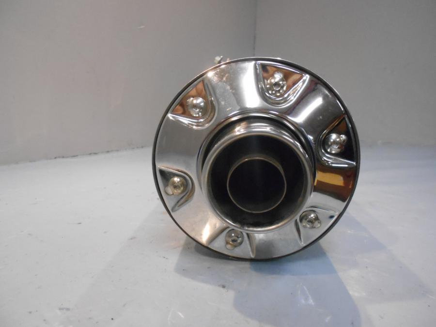 Baksidan på Ljuddämpare från en Suzuki GSF 1250 -2011 motorcykel.