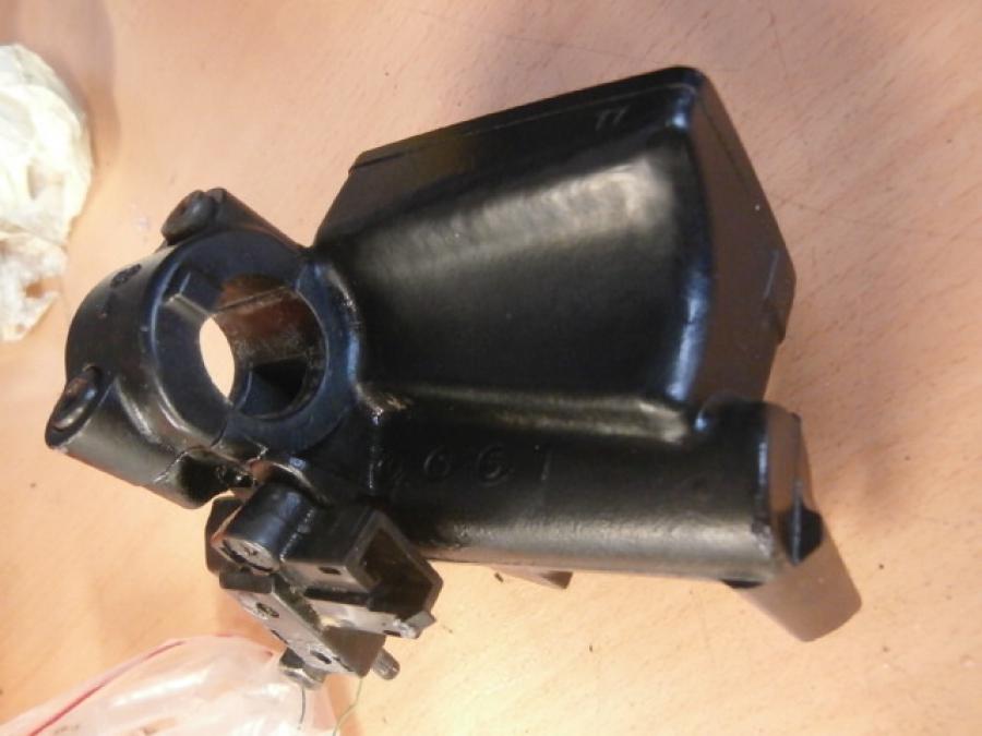 Höger sida på Kopplingshuvudcylinder från en Yamaha XJR 1300 -2002 motorcykel.