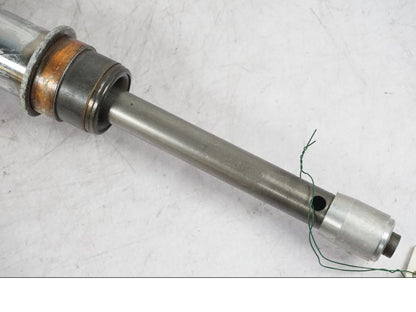 Baksidan på Gaffelben från en BMW F 650 -1994 motorcykel.