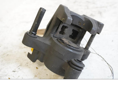 Höger sida på Bromsok från en BMW F 650 CS -2003 motorcykel.