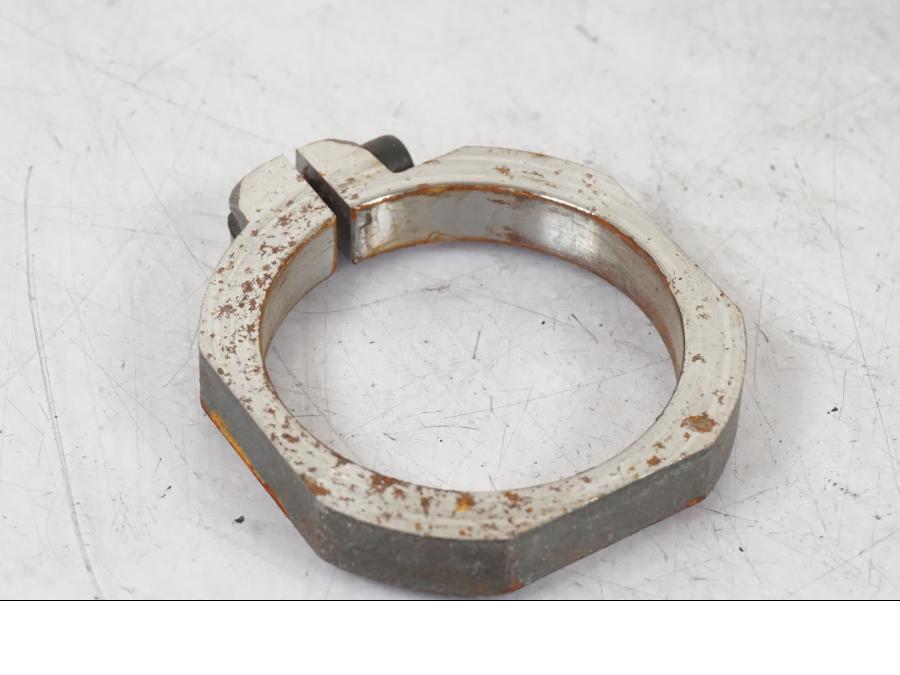 Höger sida på Gaffeldekorrör från en Suzuki VL 800 -2002 motorcykel.