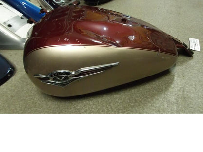 Höger sida på Bensintank från en Kawasaki VN 1700 Classic Tourer -2009 motorcykel.