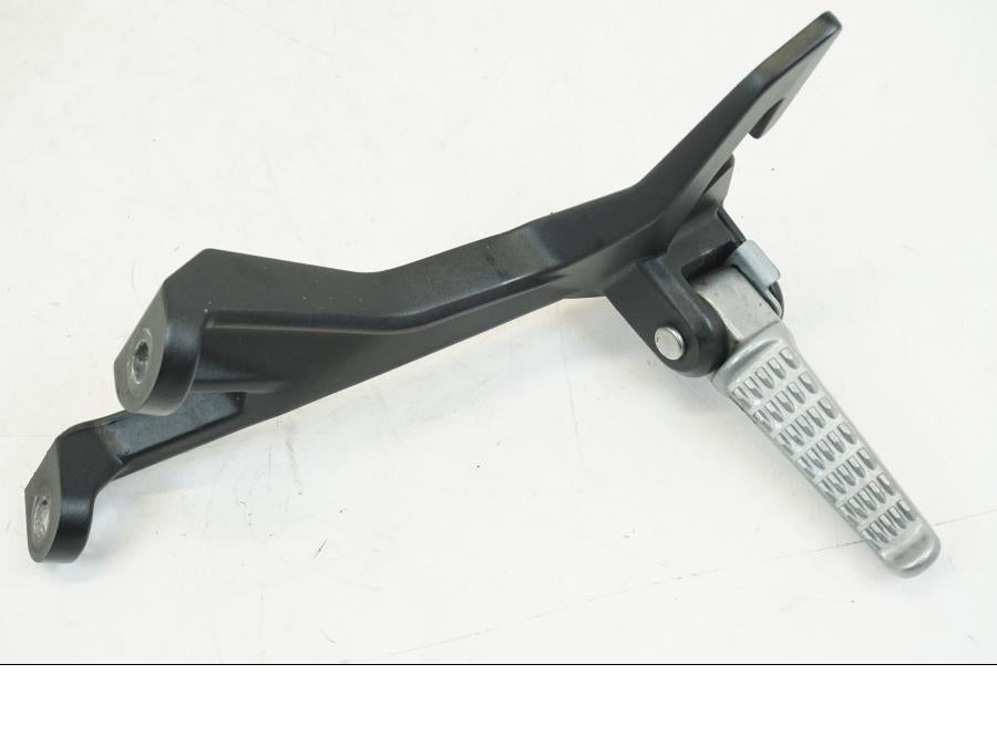 Vänster sida på Fotpinne från en Kawasaki NINJA 400 -2020 motorcykel.