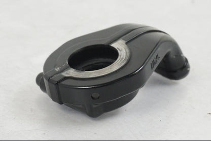 Snett uppifrån på Gasklo från en Yamaha MT-09 -2019 motorcykel.