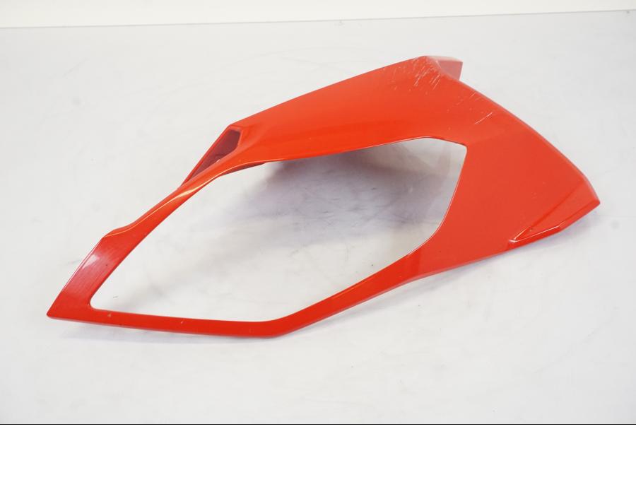 Framsidan på Strålkastarkåpa från en BMW S 1000 XR -2019 motorcykel.