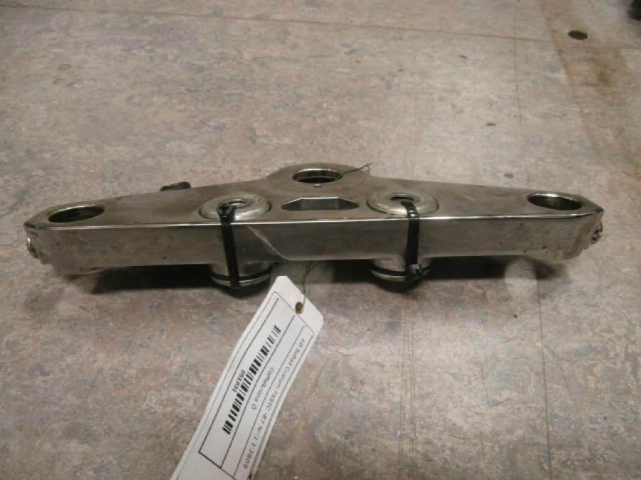 Höger sida på Gaffelkrona från en H-D Softail Custom FXSTC -1987 motorcykel.