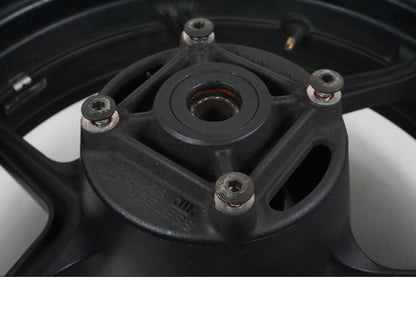 Extrabild1 på Fälg från en Kawasaki Z 750 -2006 motorcykel.