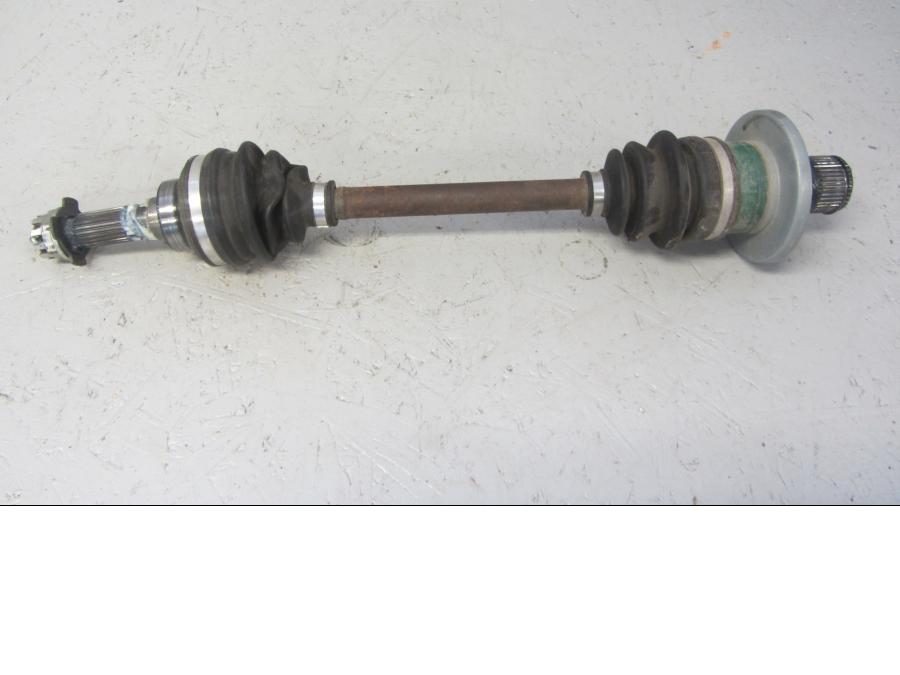 Framsidan på Drivaxel från en Suzuki LTA 750 XP E -2009 motorcykel.