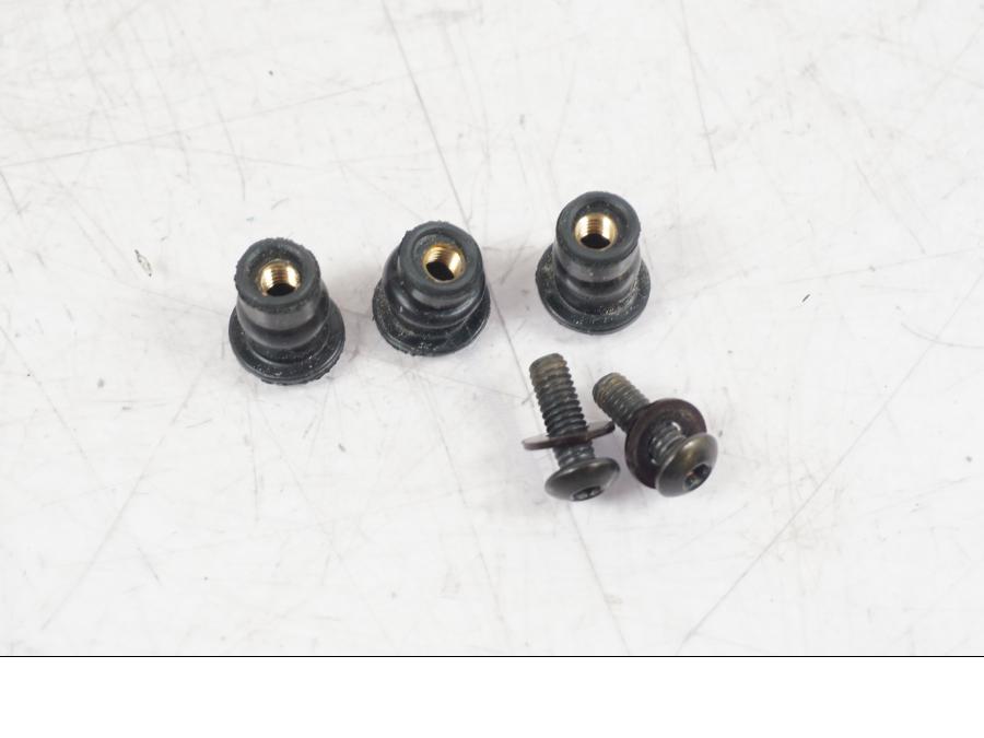 Baksidan på Vindruta från en Aprilia RS 660 -2022 motorcykel.