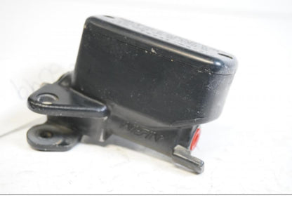 Framsidan på Bromshuvudcylinder från en Honda CBR 1100 XX -1997 motorcykel.