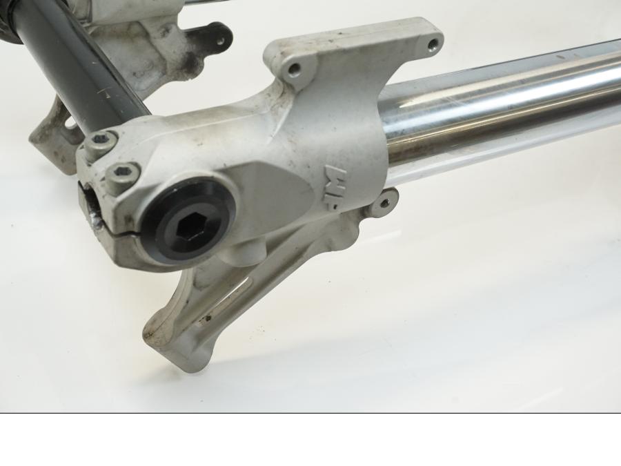 Snett uppifrån på Gaffelpaket från en KTM 950 SM -2006 motorcykel.