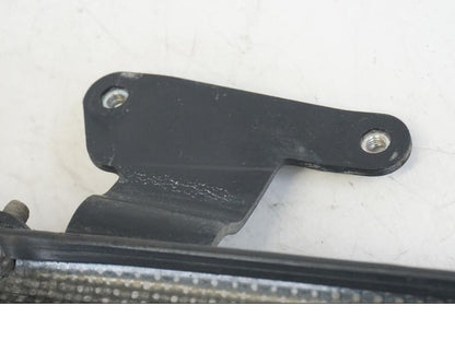 Snett nerifrån på Värmeskydd från en Yamaha YZF 1000 R1 -2004 motorcykel.