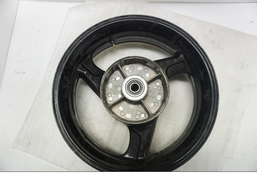 Snett uppifrån på Fälg från en Honda CBR 1100 XX -1998 motorcykel.