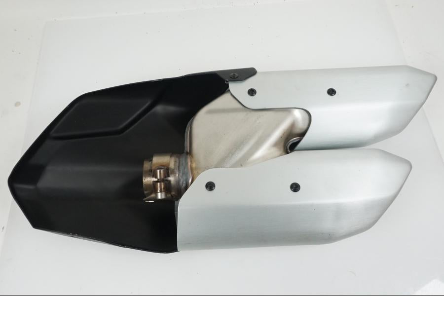 Vänster sida på Ljuddämpare från en Ducati Multistrada 1260 -2019 motorcykel.