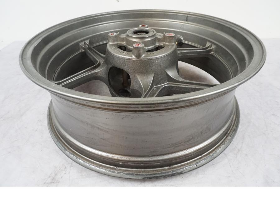 Extrabild1 på Fälg från en Kawasaki ZX-6R -2006 motorcykel.