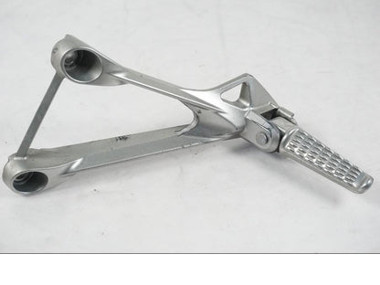 Framsidan på Fotpinne från en Kawasaki ZX-6R -2005 motorcykel.