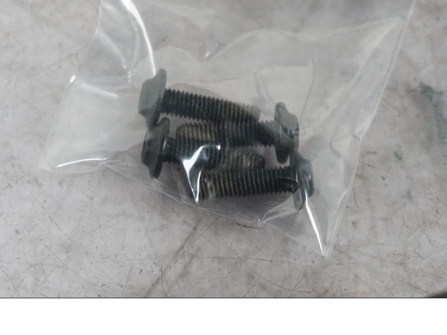 Baksidan på Bensinnivågivare från en Ducati Multistrada V4 -2024 motorcykel.