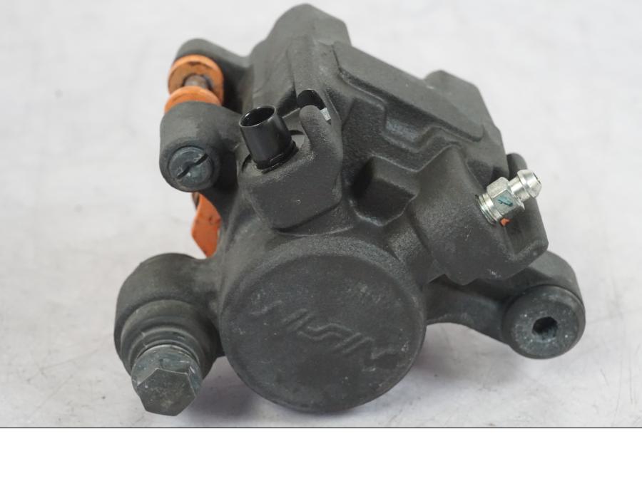 Framsidan på Bromsok från en Suzuki GSX-S 1000 -2017 motorcykel.