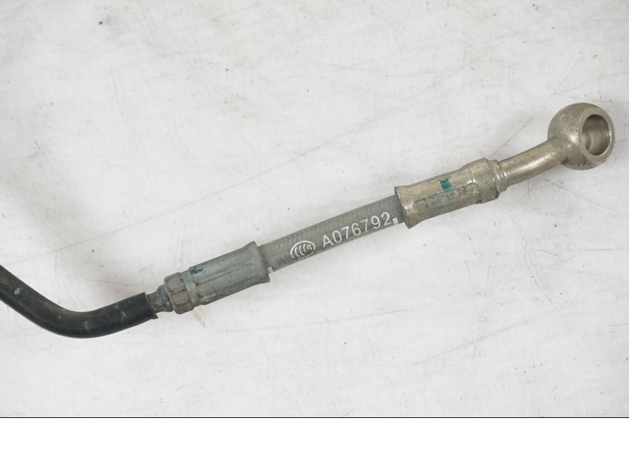 Extrabild1 på Bromsledning från en Triumph Tiger Explorer -2013 motorcykel.