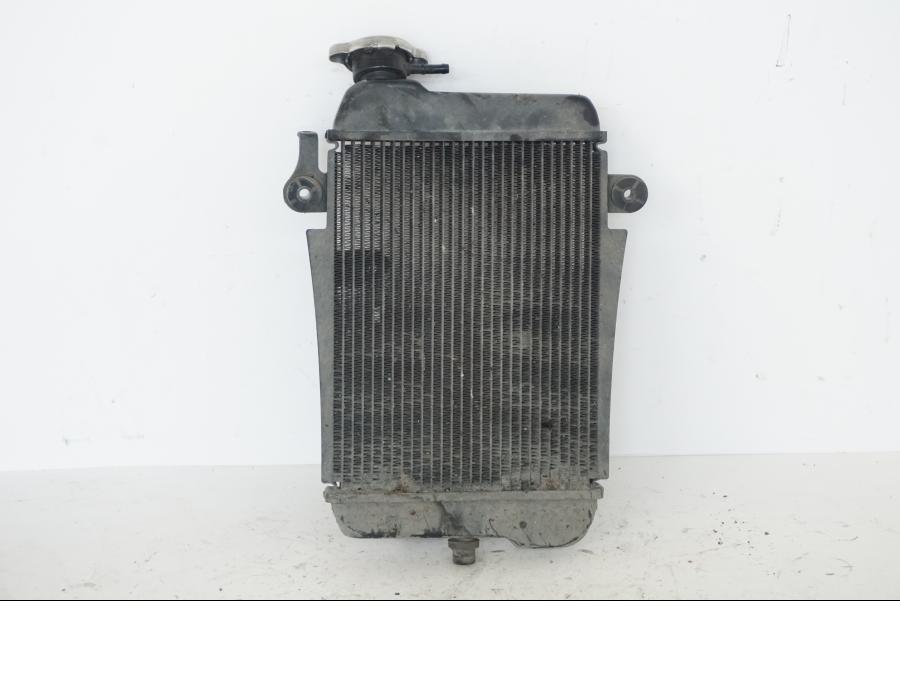 Framsidan på Vattenkyl från en Honda SH 300 A -2011 scooter.