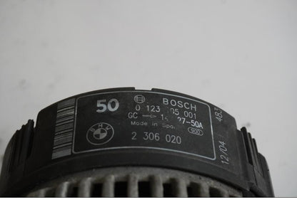 Höger sida på Generator från en BMW R 850 R -2004 motorcykel.