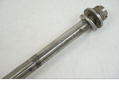 Snett nerifrån på Axel från en Yamaha XV 1100 -1993 motorcykel.