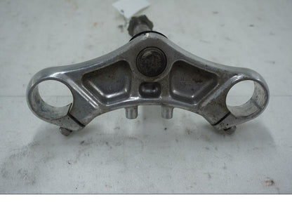 Snett uppifrån på Gaffelkrona från en Triumph Thunderbird 900 -2000 motorcykel.