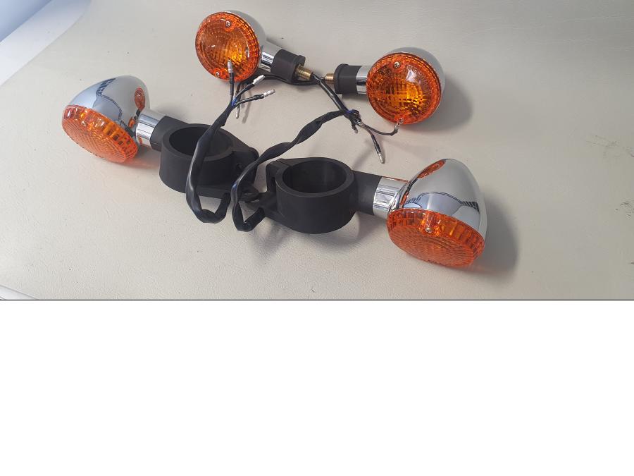 Vänster sida på Blinkers från en Yamaha XV 1700 -2004 motorcykel.