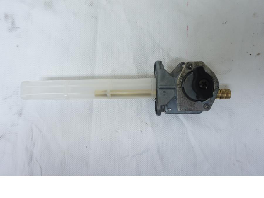 Framsidan på Bensinkran från en Kawasaki VN 800 -1996 motorcykel.