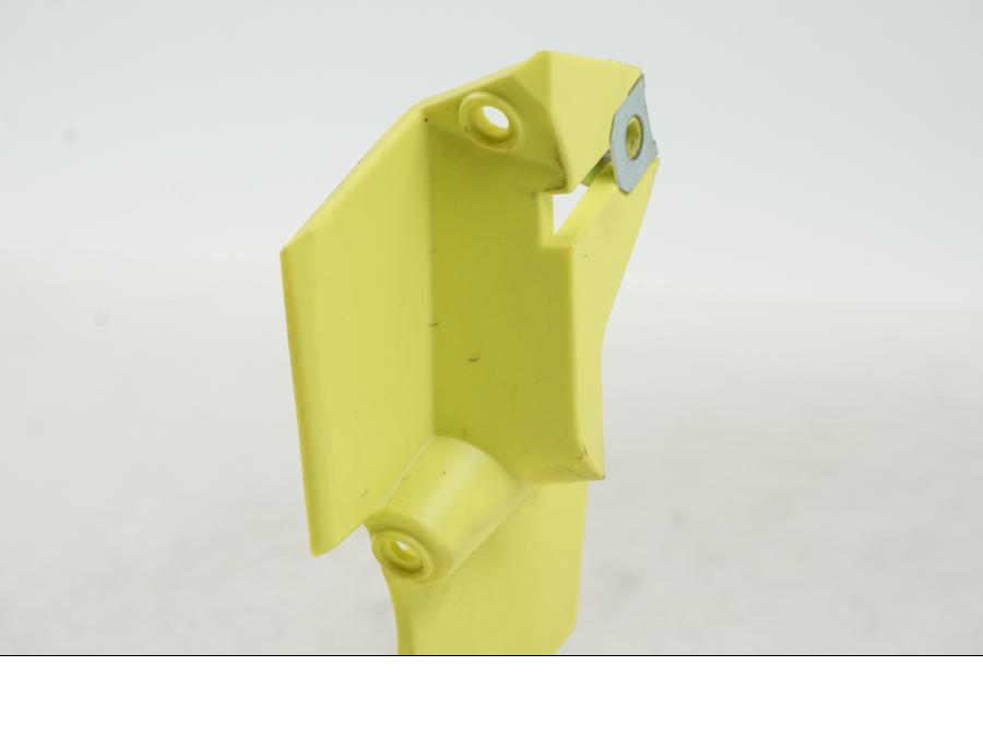 Höger sida på Strålkastarfäste från en Husqvarna 701 Supermoto -2020 motorcykel.