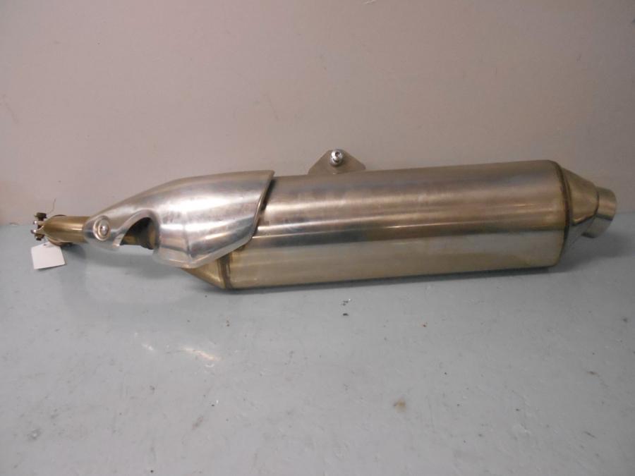 Framsidan på Ljuddämpare från en Honda CBF 1000 -2006 motorcykel.