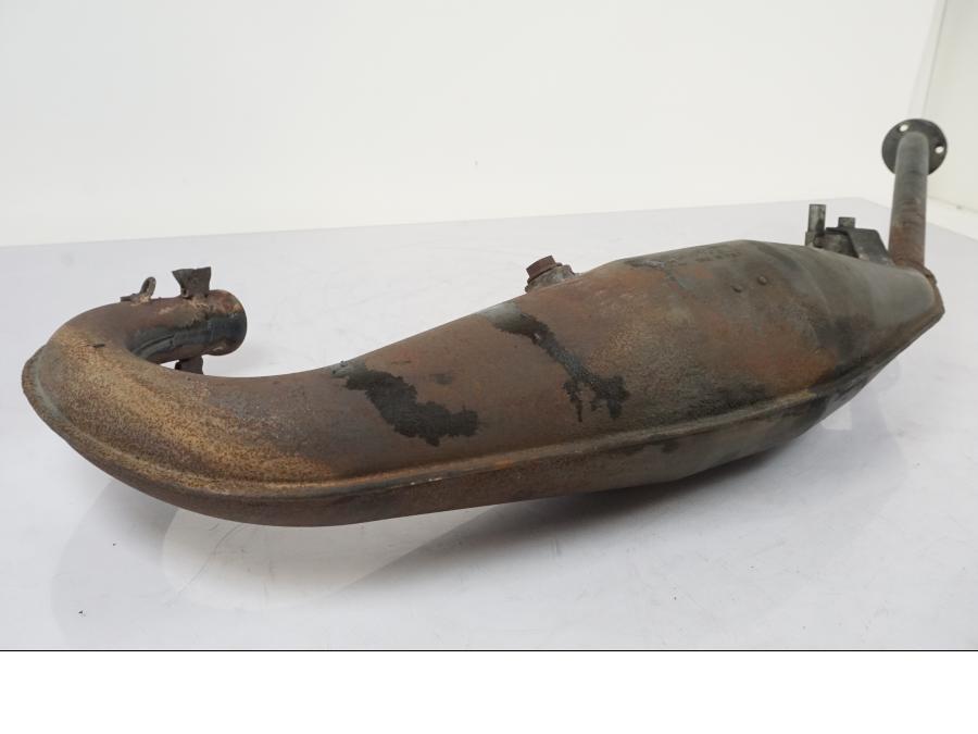 Höger sida på Avgassystem från en Aprilia RS 125 -2000 motorcykel.