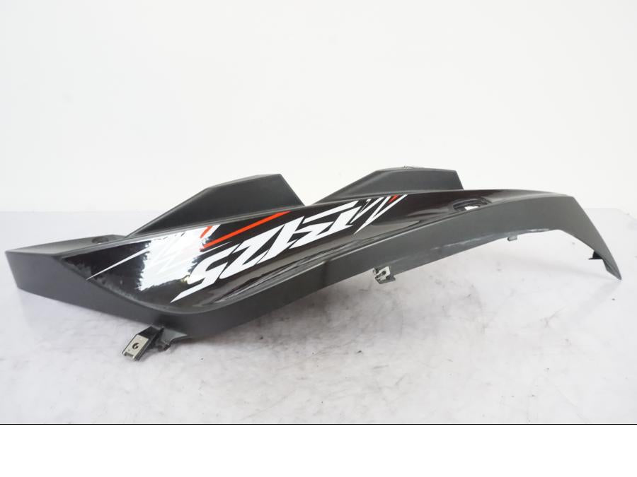 Vänster sida på Sidkåpa från en Yamaha YZF-R 125 -2008 motorcykel.