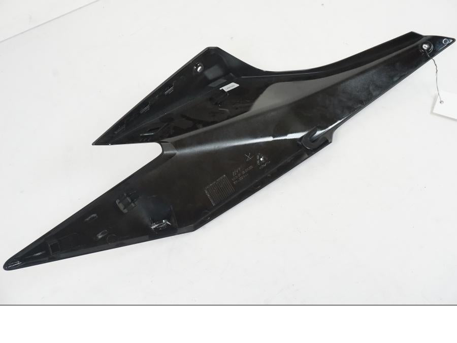 Extrabild1 på Sidkåpa från en KTM 1290 Super Duke R EVO -2023 motorcykel.